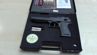 UMAREX Magnum Research Desert Eagle CO2 Pellet Pistol [upl. by Tihor]