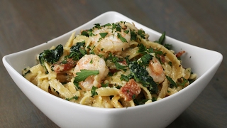 OnePot Shrimp And Spinach Fettuccine Alfredo [upl. by Thunell466]