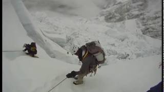 Cruzando la peligrosa Cascada de Hielo en el Everest khumbu [upl. by Hermine626]