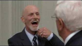 Scary Movie 3  Aliens at the White House Funniest Scene Leslie Nielson RIP [upl. by Sharline204]