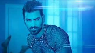 Ariana Grande quot7 ringsquot  ASL VERSION with Nyle DiMarco [upl. by Whallon]