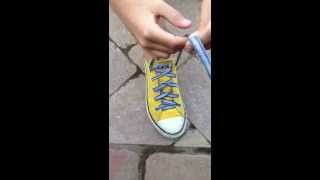 A New Way to Teach Your Child to Tie Their Shoes [upl. by Anilosi]