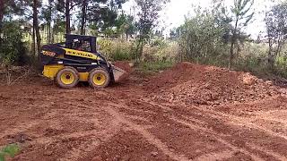 Mini carregadeira New Holland L170 bobcat [upl. by Had]