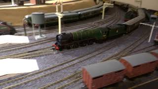 Two Bachmann DS locomotives using a Gaugemaster DS Controller analogue DC [upl. by Viehmann194]