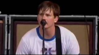 blink182  All The Small Things Live  Reading 2000 [upl. by Niarda954]