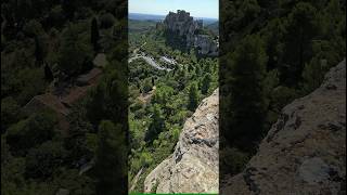 À flanc de falaises aux Baux de Provence [upl. by Dione]