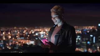 Smartphone pliable Samsung Galaxy F  Teaser vidéo [upl. by Palua]