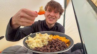 Cooking haggis neeps amp tatties in loch lomond amp the trossachs national park [upl. by Ahseem]