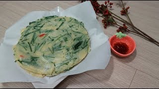 EASY KOREAN GARLIC CHIVES PANCAKE RECIPE 부추전 BUCHUJEON [upl. by Joella553]