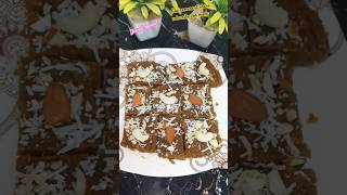 Besan barfi recipe 😋cooking youtubeshorts viralvideo shaifali maheshwari 👌👍💕 [upl. by Akirej]