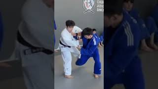 Kochi gari to unchi gari greppling wrestling trendingshorts judo judoindia bjj judomaster [upl. by Suoiradal83]