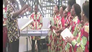 E e e Mfumu tala maboko • Chorale Africaine de la Sainte Famille • Zurich • Communion • 2010 [upl. by Sculley879]