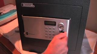 How to Install a Yale Home Safe [upl. by Threlkeld]