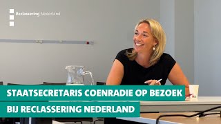 Staatsecretaris Coenradie op werkbezoek bij Reclassering Nederland [upl. by Ystap]