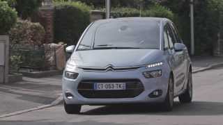 Essai Citroën C4 Picasso 16 eHDI 115 ETG6 Intensive 2013 [upl. by Ille465]