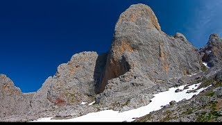 Subida al Picu UrrielluNaranjo de Bulnes Picos de Europa [upl. by Eleanore853]