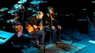 quotWalkin Bluesquot  Derek Trucks amp Susan Tedeschi  Nokia Theater NYC  102806 [upl. by Assyram]