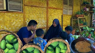 Petik mangga muda dan buah kersen  ngerujak bareng  menanam bunga amarilis  Hidup di Desa [upl. by Yevette]