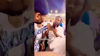 Masjid al Haram security remove mans amulet Taweez as it is SHIRK  Musnad Ahmed Hadees  16969 [upl. by Gilbertson]