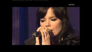 Björk  Live at Grünspan on Music Planet 2Nite full set and interviews  2002 [upl. by Ayifa967]