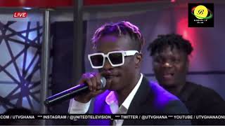 KK Fosu pays tribute to Atsu during his performance on United Showbiz [upl. by Llehsyar]