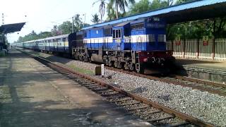 Yesvantpur Kannur Express blasting through Payyoli at 110 kmhr [upl. by Elleimac]