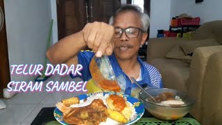 TELUR DADAR SIRAM SAMBEL SAYUR SOP JAMUR KUPING AYAM GORENG IKAN GORENG TEMPE DAN KERUPUK [upl. by Enimrej370]