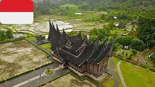 Drönare  Pagaruyung Palace Istano Basa Pagaruyuang i Indonesien [upl. by Yllim]