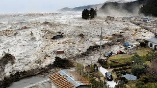 Ocean Overtops Wall  Japan Tsunami  La vidéo la plus choquante du tsunami au Japon [upl. by Ruelu237]