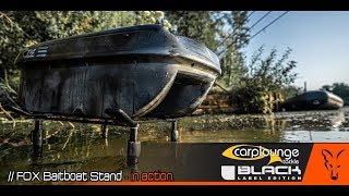 Fox Carplounge Baitboat Stand  IN ACTION Futterboot Ständer Boat Pod RT4 RT3 [upl. by Alida]