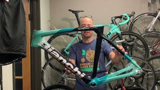 20212022 Bianchi Oltre XR4 unboxing [upl. by Downall980]