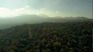 Ensemble tectonovolcanique de la Chaîne des Puys amp de la faille de Limagne [upl. by Anohs514]