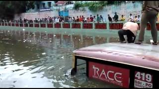 Chennai Rains Dramatic scenes of a bus that was stuck in TNagar Aranganathan subway [upl. by Eden]