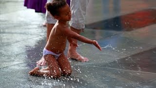 Kids having fun among fountains in Paris France Или Париж это праздник который всегда с тобой [upl. by Dan]