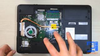 Potenziamento Fujitsu Lifebook AH512 Ram HDD Wireless Card [upl. by Dnomse]