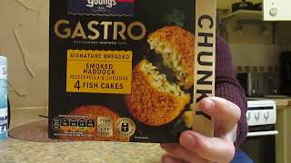 4 Smoked Haddock Mozzarella amp Cheddar Fish Cakes  Youngs Gastro  £400  Iceland  Food Review [upl. by Eelrac928]