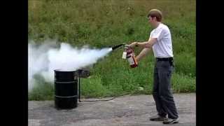 COMO USAR UN EXTINTOR  HOW TO USE A FIRE EXTINGUISHER [upl. by Firehs]