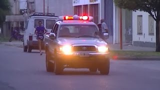 Bomberos Voluntarios escoltando a corredores [upl. by Sudnac101]