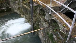 Hydrogéologie  Source karstique  la Foux de Saint Cézaire [upl. by Frere]