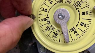 How to set the start and stop times an outdoor light timer [upl. by Pamela]