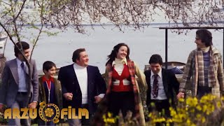 Kardeşler Yıllar Sonra Buluşuyor  Neşeli Günler [upl. by Edieh446]