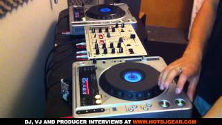 Beginner DJ How To Beat Match and Mix on Pioneer CDJs [upl. by Burnie]