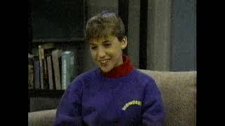 Molloy  S1E2 quotSurprisequot  Staring Mayim Bialik Jennifer Aniston Fox Sitcom  1990 [upl. by Amaj177]