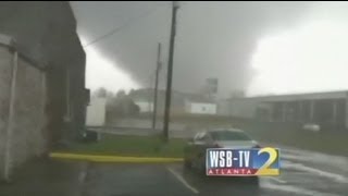 Tornado in den USA zu ungewöhnlicher Zeit [upl. by Eidderf]