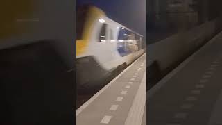 Dubbel Flirt komt door station Arnhem velperpoort richting Zutphen [upl. by Seluj]