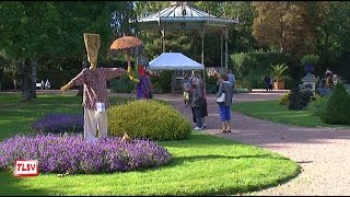 Luçon  des épouvantails au jardin Dumaine [upl. by Lewert849]