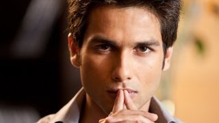 Scene Mazaa to tab aayega jab dollars main kamayenge  Badmaash Company  Shahid  Anushka [upl. by Ennazzus]