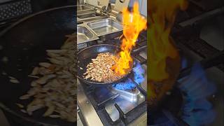 Cordon Bleu mit Zwiebel  Pilzfüllung amp Bratensoße shorts cooking food fyp youtubeshorts viral [upl. by Nosac]