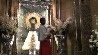 VIRGEN DEL PILAR PASO DE NIÑOS POR SU CAMARÍN [upl. by Braca]