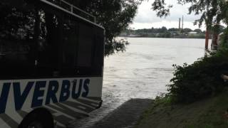 Hafencity Riverbus  aus dem Wasser auf die StraÃŸe [upl. by Aikit]